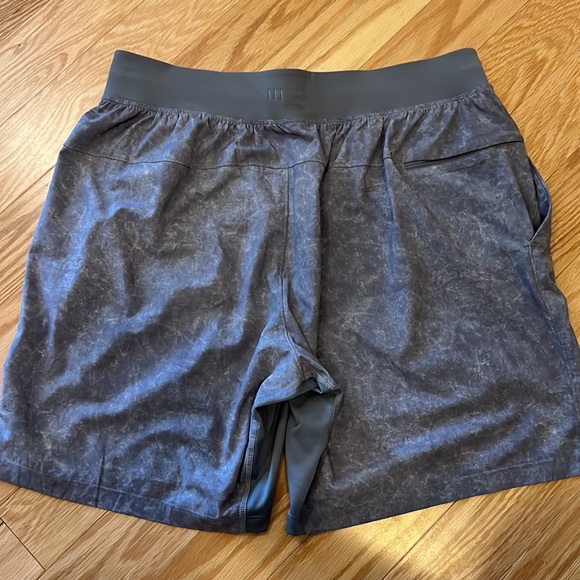 Lululemon T.H.E Short 7”, linerless - Picture 2 of 2